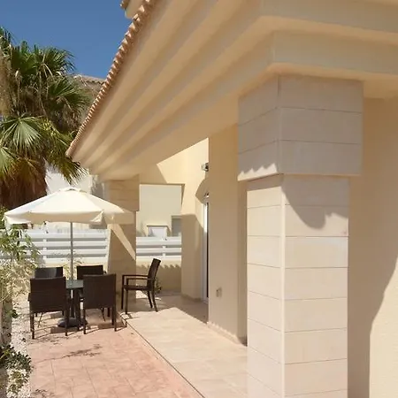 فيلة The Blue Water Bay Villas بروتاراس